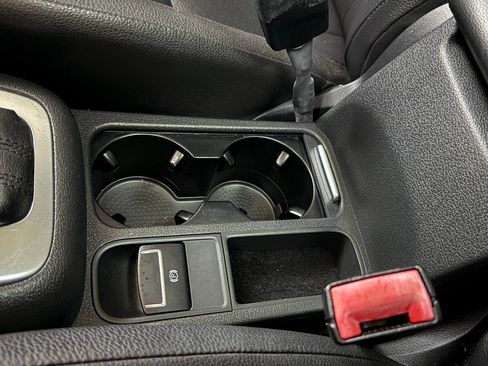 Used 2013 Volkswagen Tiguan SE image 68