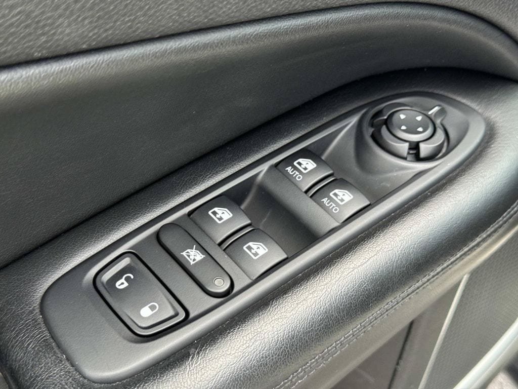 Used 2020 Jeep Compass Latitude AWD/4WD image 27