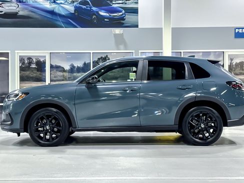Used 2024 Honda HR-V Sport image 2