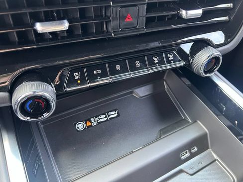 New 2026 Chevrolet Tahoe High Country AWD/4WD image 36