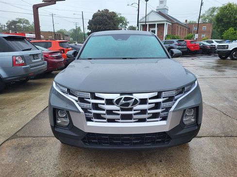 Used 2023 Hyundai Santa Cruz SE AWD/4WD image 2