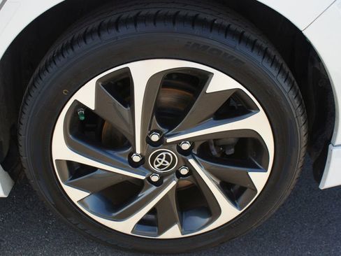 Used 2018 Toyota Corolla iM w/ Carpet Mat Package (TMS) image 16