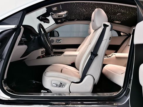 Used 2015 Rolls-Royce Wraith image 24