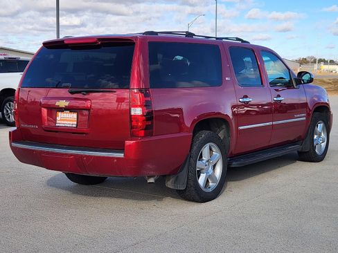 Used 2014 Chevrolet Suburban LTZ image 6