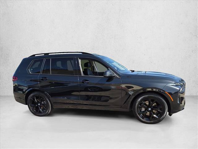 Used 2024 BMW X7 xDrive40i w/ Parking Assistance Package AWD/4WD image 4