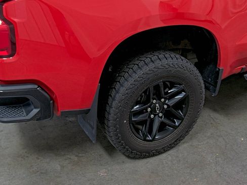 Used 2019 Chevrolet Silverado 1500 Custom Trail Boss w/ Custom Convenience Package image 12