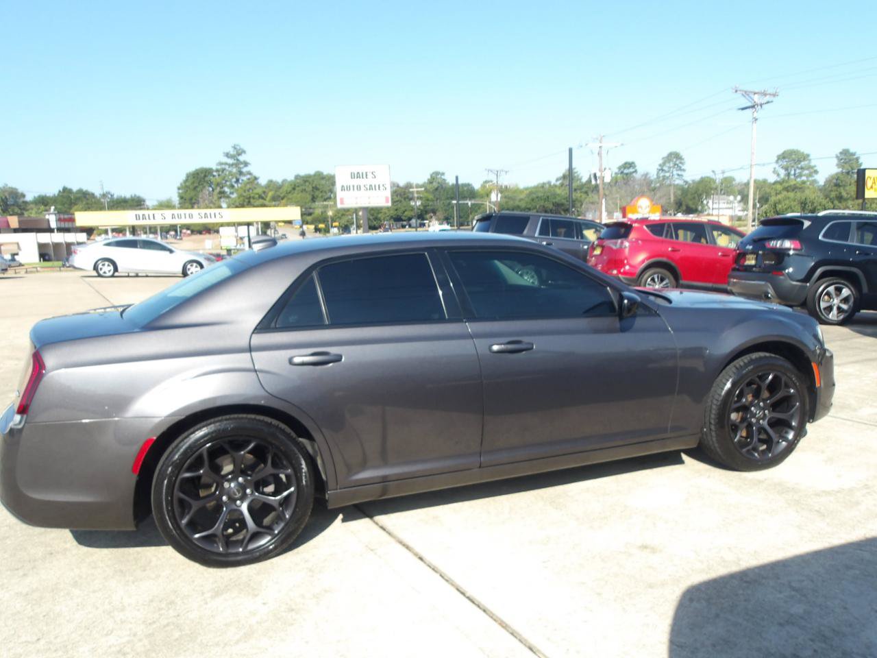 Used 2019 Chrysler 300 Touring w/ Sport Appearance Package RWD image 5