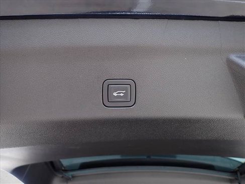 Used 2023 Chevrolet Tahoe High Country AWD/4WD image 9