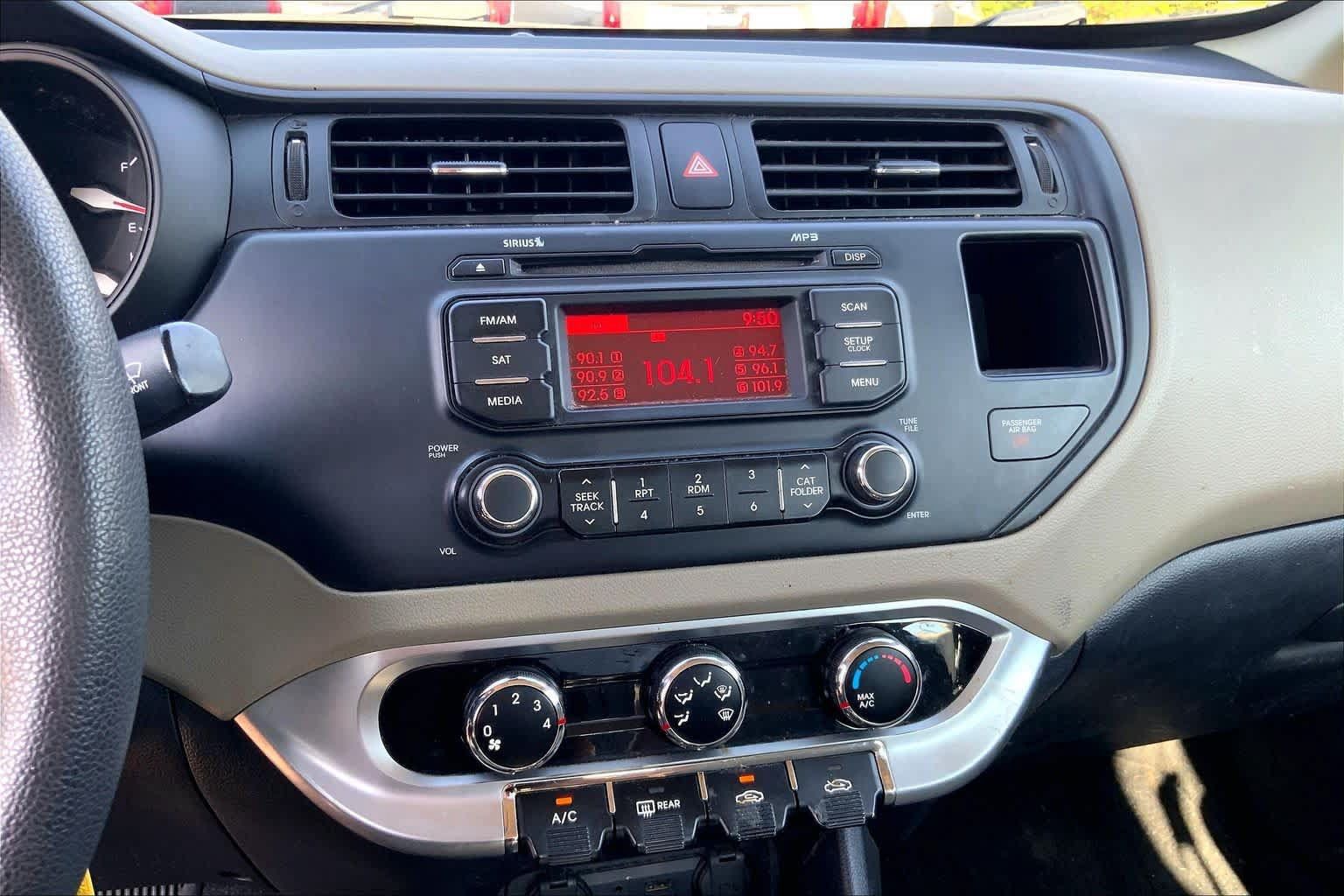 Used 2014 Kia Rio LX FWD image 29