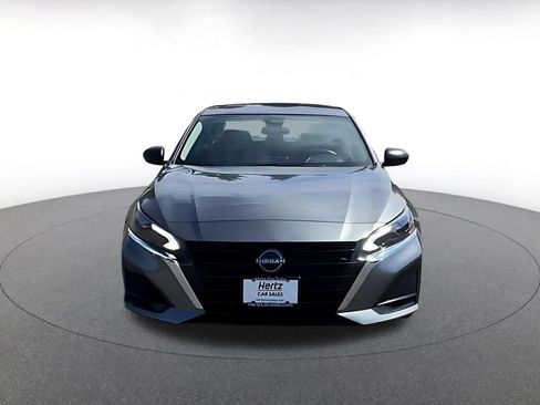 Used 2025 Nissan Altima 2.5 SV FWD image 4