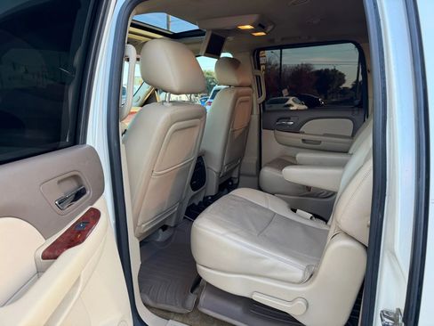 Used 2012 GMC Yukon XL SLT image 11