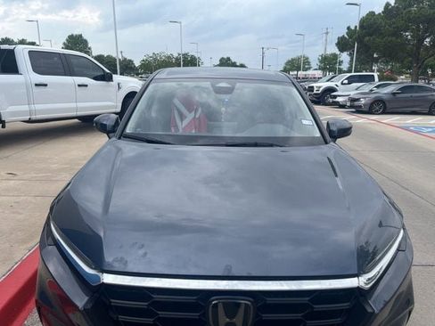 Used 2024 Honda CR-V LX image 2