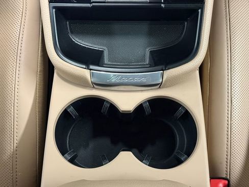 Certified 2023 Porsche Macan AWD/4WD image 20