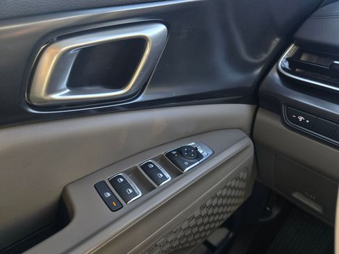 Certified 2025 Kia Carnival LXS image 21