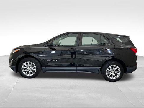 Used 2020 Chevrolet Equinox LS FWD image 2