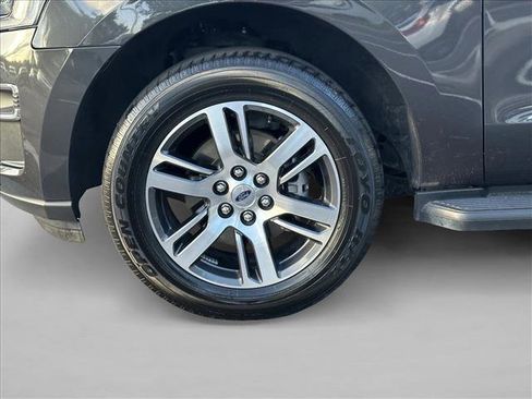 Used 2024 Ford Expedition Limited image 30