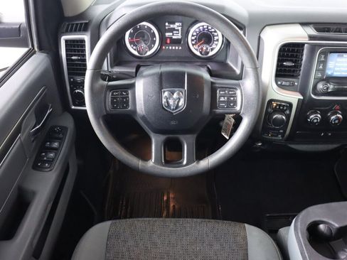 Used 2018 RAM 1500 Classic SLT AWD/4WD image 31
