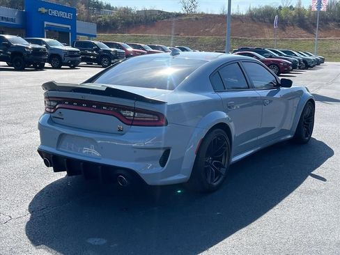 Used 2022 Dodge Charger Scat Pack RWD image 4