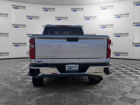 Used 2022 Chevrolet Silverado 2500 LT w/ Convenience Package AWD/4WD image 4