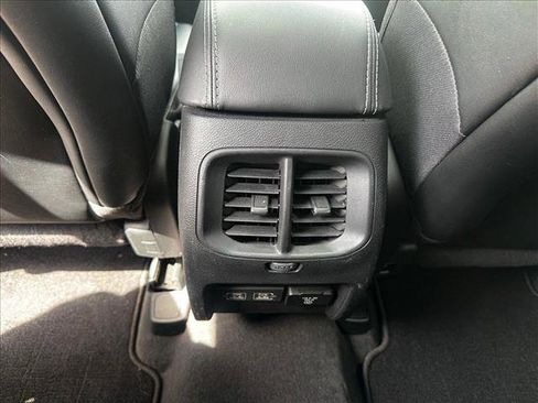 Used 2022 Jeep Cherokee Limited image 25