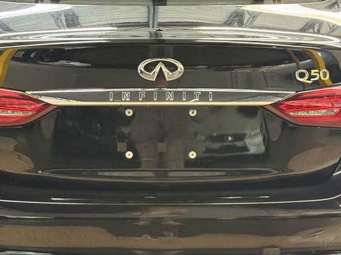 Used 2019 INFINITI Q50 Luxe w/ Essential Package (3.0T Luxe) image 11