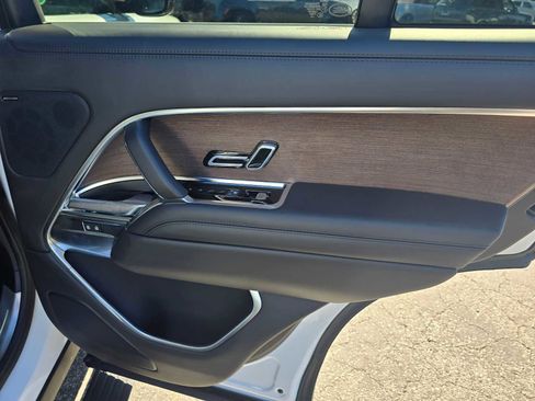 New 2025 Land Rover Range Rover SE image 13