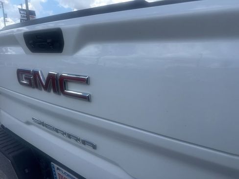 Used 2023 GMC Sierra 1500 SLT w/ SLT Premium Package AWD/4WD image 6