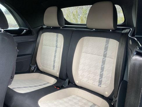 Used 2018 Volkswagen Beetle 2.0T Coast w/ Coast Lighting Package image 8