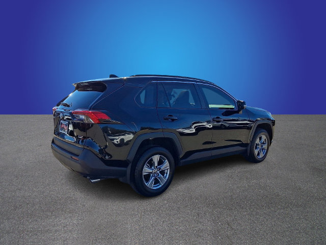 Used 2025 Toyota RAV4 XLE w/ Convenience Package FWD image 4