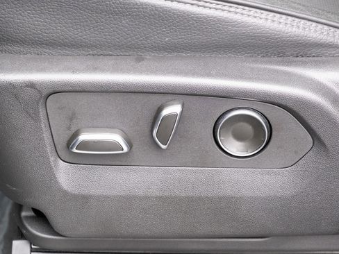 Used 2024 GMC Yukon Denali image 13