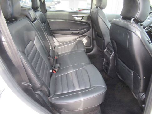 Used 2016 Ford Edge SEL w/ Equipment Group 201A AWD/4WD image 21