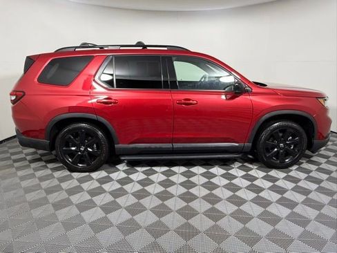 Used 2025 Honda Pilot Black Edition image 7