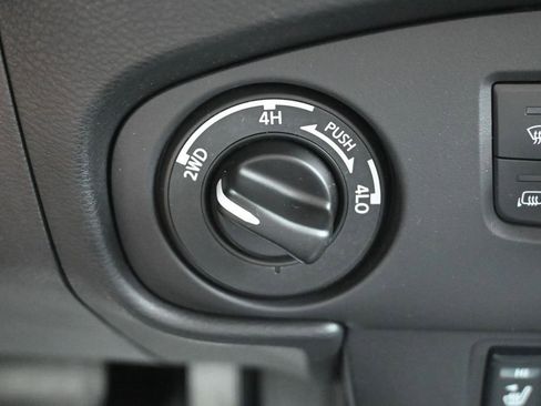 Used 2023 Nissan Frontier SV w/ SV Convenience Package AWD/4WD image 26