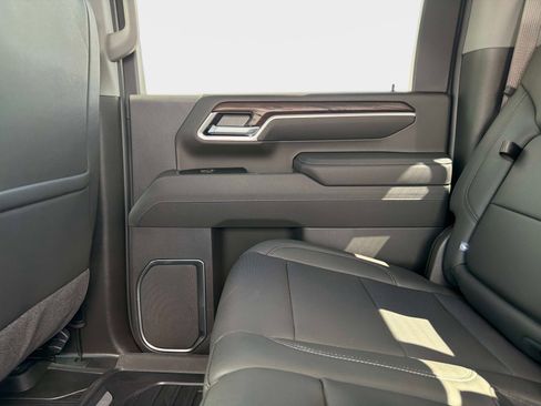 New 2026 GMC Sierra 2500 SLT w/ SLT Premium Package image 14