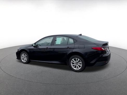 Used 2025 Toyota Camry LE image 11