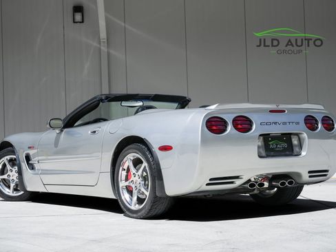 Used 2004 Chevrolet Corvette Convertible w/ Preferred Equipment Group RWD image 7