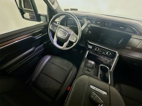 Used 2025 GMC Sierra 2500 Denali w/ Denali Reserve Package image 9