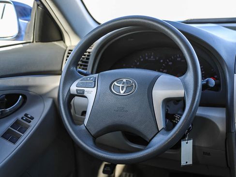 Used 2010 Toyota Camry LE image 15