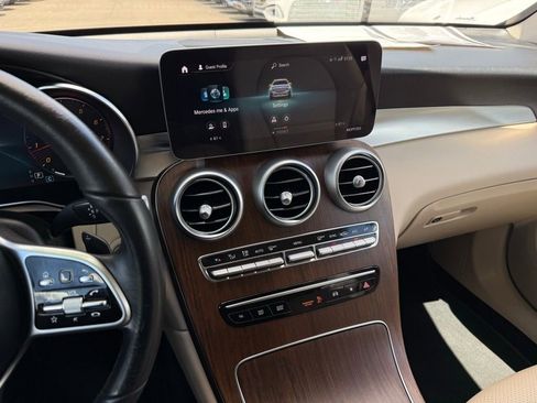 Used 2022 Mercedes-Benz GLC 300 4MATIC w/ Premium Package Lite image 21