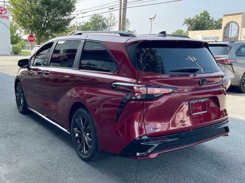 Used 2026 Toyota Sienna XSE FWD image 14
