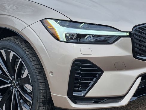 New 2026 Volvo XC60 T8 Ultra w/ Protection Package Premier image 27