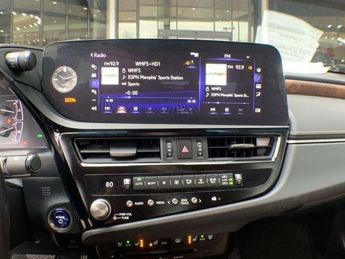 Certified 2022 Lexus ES 300h Ultra Luxury w/ Accessory Package 2 image 16