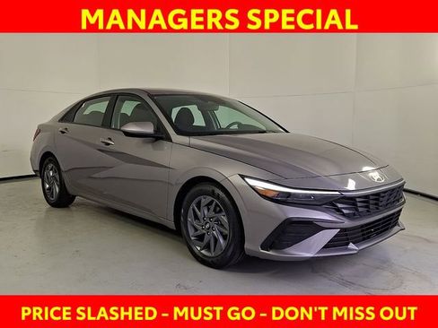 Certified 2024 Hyundai Elantra SEL image 1