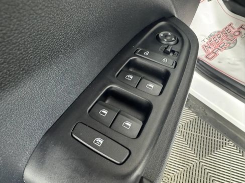 Used 2023 Hyundai Venue Limited w/ Cargo Package FWD image 38