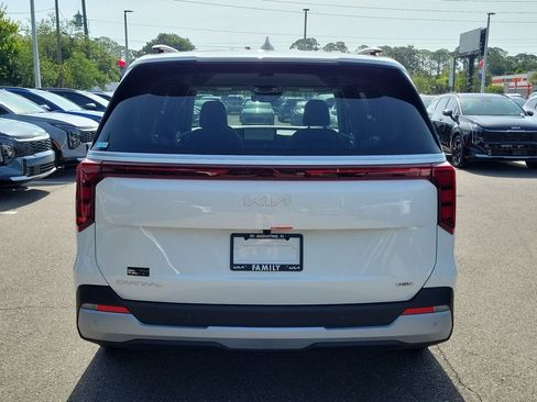 New 2026 Kia Carnival EX FWD image 5