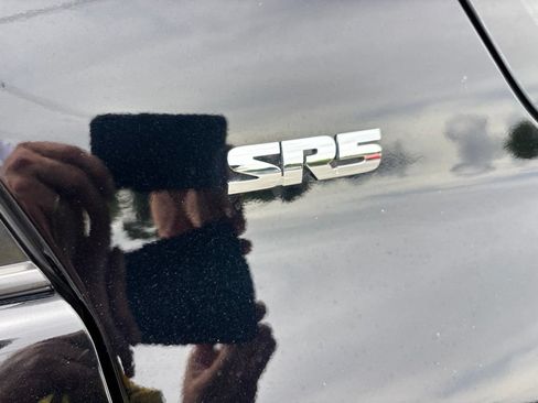 Used 2020 Toyota 4Runner SR5 AWD/4WD image 15