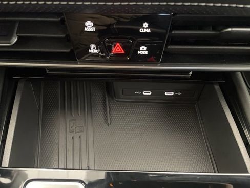 Used 2025 Volkswagen Atlas Cross Sport SEL R-Line image 22