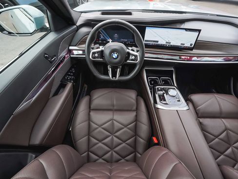 Used 2025 BMW 740i xDrive AWD/4WD image 49