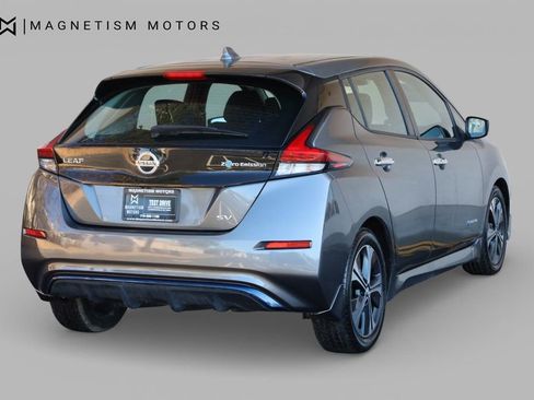 Used 2018 Nissan Leaf SV w/ SV Technology Package image 9