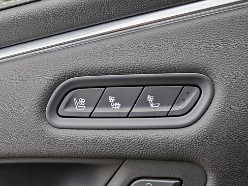 Certified 2023 Cadillac Escalade ESV Premium Luxury image 29